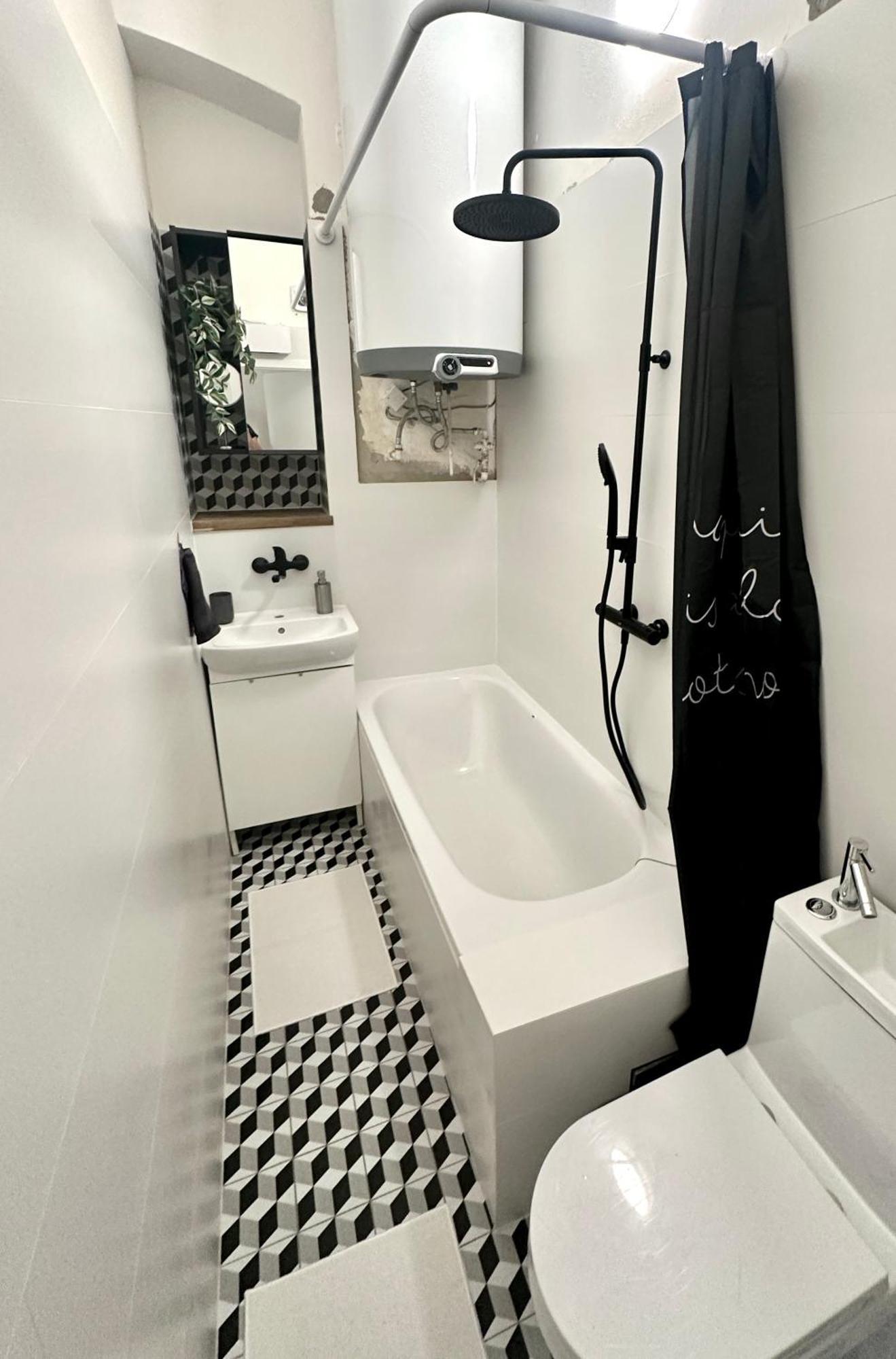 Location In Prague! 4 Bedrooms And Super Host! * Prag